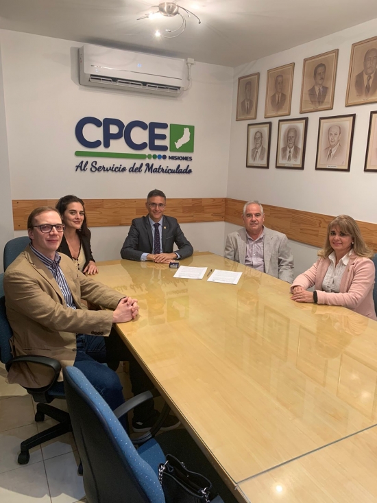 Firma de Convenio entre el CPCE Misiones y la Universidad Gastón Dachary